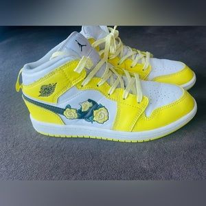 Nike Air Jordan 1 Mid Dynamic Yellow